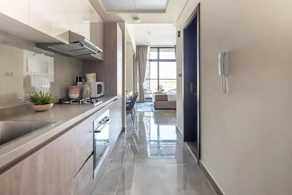 Frank Porter - Majestique Residence 2 Dubai